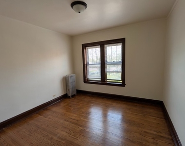 1668 W Farwell - Photo Thumbnail 4