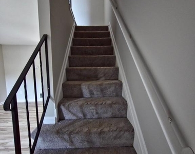 546 Wellington Court - Photo Thumbnail 6