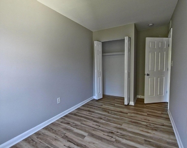 546 Wellington Court - Photo Thumbnail 11