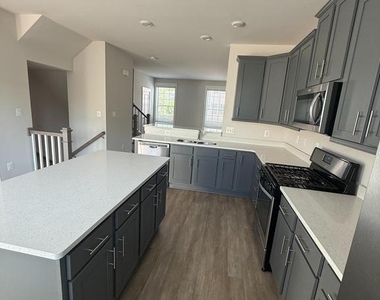 212 Pomegranate Lane - Photo Thumbnail 18