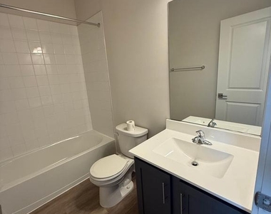 212 Pomegranate Lane - Photo Thumbnail 32