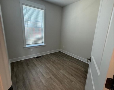 212 Pomegranate Lane - Photo Thumbnail 34