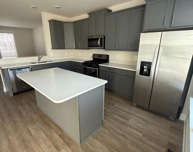 212 Pomegranate Lane - Photo Thumbnail 14