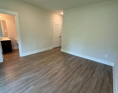 212 Pomegranate Lane - Photo Thumbnail 4