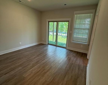 212 Pomegranate Lane - Photo Thumbnail 3