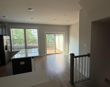 212 Pomegranate Lane - Photo Thumbnail 19