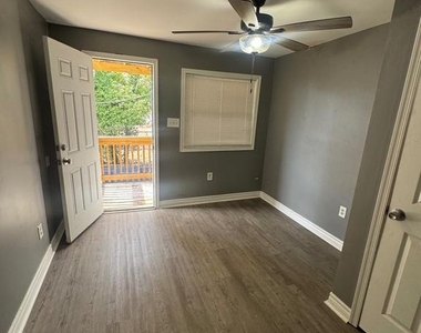 1108 N Bond Street - Photo Thumbnail 20