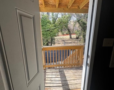 1108 N Bond Street - Photo Thumbnail 14