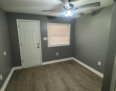 1108 N Bond Street - Photo Thumbnail 11