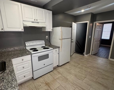 1108 N Bond Street - Photo Thumbnail 5
