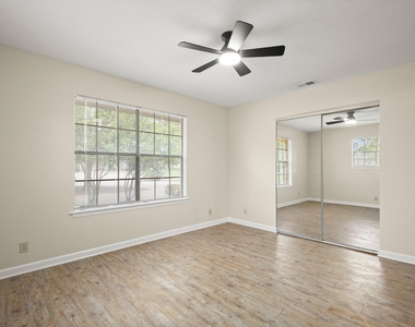 3801 Foust Trl - Photo Thumbnail 13