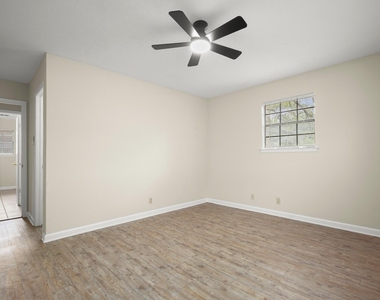 3801 Foust Trl - Photo Thumbnail 15