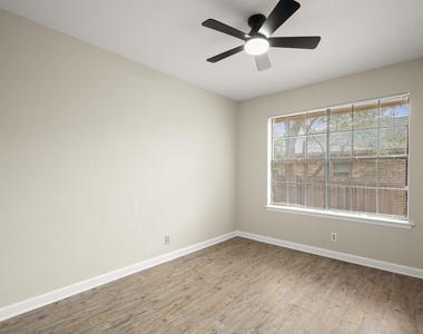 3801 Foust Trl - Photo Thumbnail 20