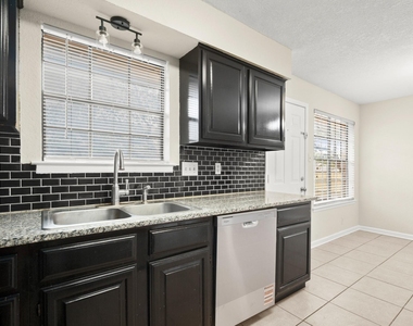3801 Foust Trl - Photo Thumbnail 4
