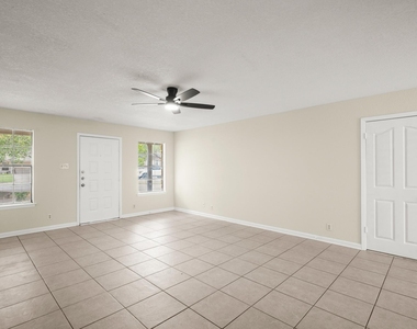 3801 Foust Trl - Photo Thumbnail 9