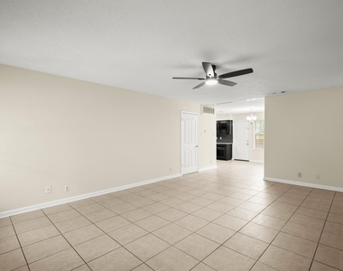 3801 Foust Trl - Photo Thumbnail 10