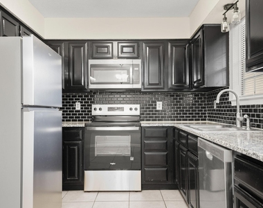 3801 Foust Trl - Photo Thumbnail 5