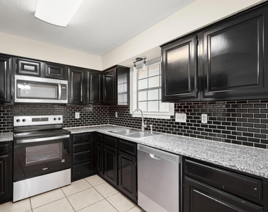 3801 Foust Trl - Photo Thumbnail 3