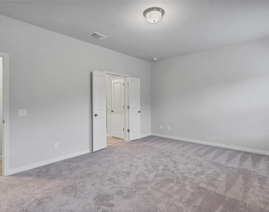 1941 Colonial Ave Ave - Photo Thumbnail 11
