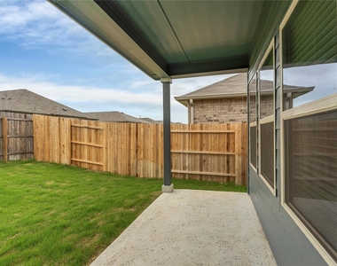 1941 Colonial Ave Ave - Photo Thumbnail 22