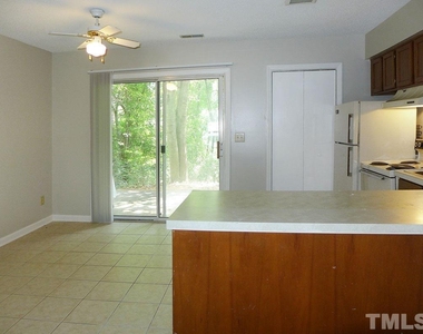 138 Marlowe Court - Photo Thumbnail 7