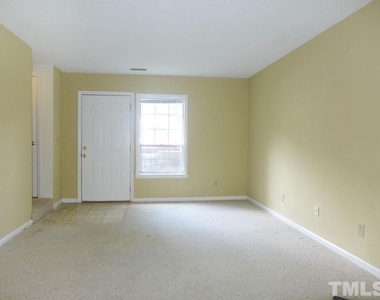 138 Marlowe Court - Photo Thumbnail 3