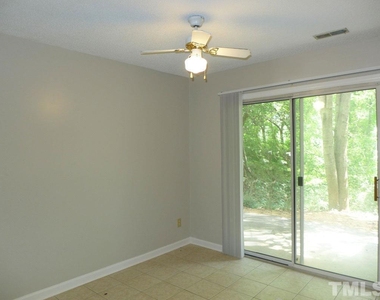 138 Marlowe Court - Photo Thumbnail 8