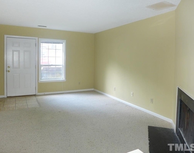 138 Marlowe Court - Photo Thumbnail 2