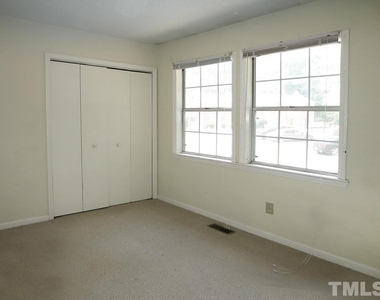 138 Marlowe Court - Photo Thumbnail 9