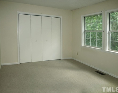 138 Marlowe Court - Photo Thumbnail 10