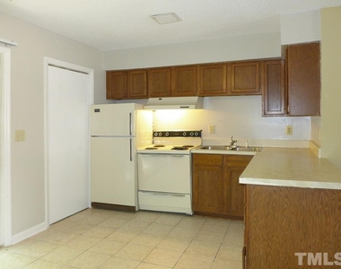 138 Marlowe Court - Photo Thumbnail 6