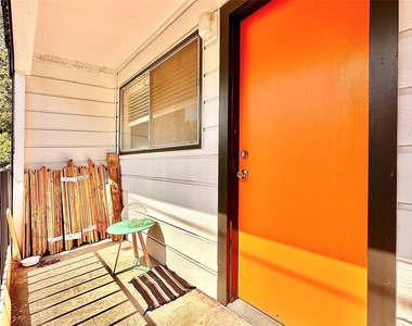2801 Hemphill Park - Photo Thumbnail 5