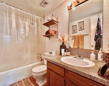2801 Hemphill Park - Photo Thumbnail 4