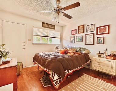 2801 Hemphill Park - Photo Thumbnail 3
