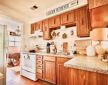 2801 Hemphill Park - Photo Thumbnail 1