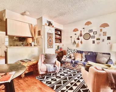 2801 Hemphill Park - Photo Thumbnail 2