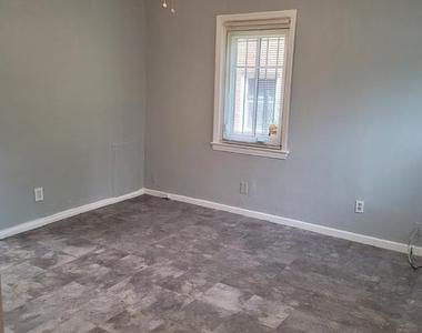 5037 Benning Road Se - Photo Thumbnail 2