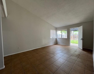 1410 W Braker Ln - Photo Thumbnail 1