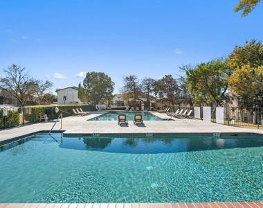 2450 Wickersham Ln - Photo Thumbnail 37