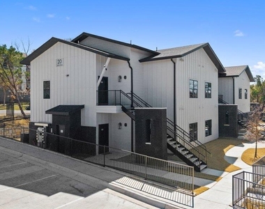 2450 Wickersham Ln - Photo Thumbnail 31