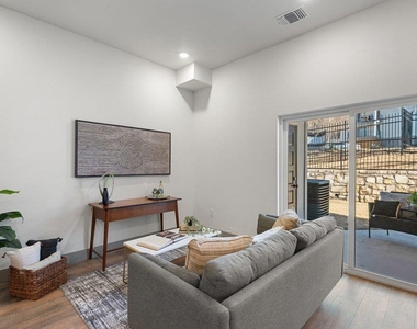 2450 Wickersham Ln - Photo Thumbnail 11