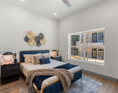 2450 Wickersham Ln - Photo Thumbnail 22