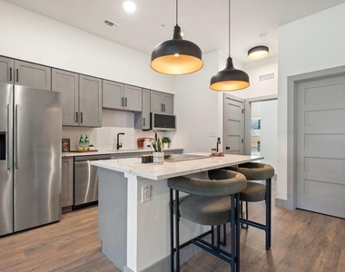 2450 Wickersham Ln - Photo Thumbnail 9