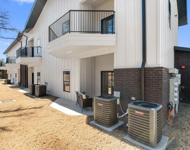 2450 Wickersham Ln - Photo Thumbnail 29