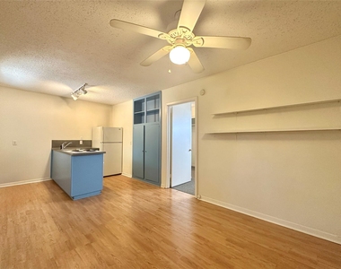 2711 Hemphill Park - Photo Thumbnail 1
