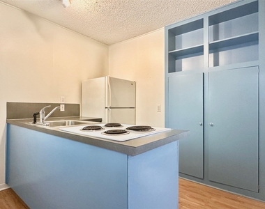 2711 Hemphill Park - Photo Thumbnail 3