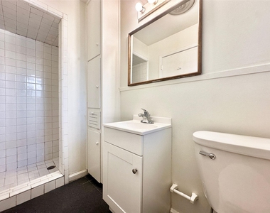 2711 Hemphill Park - Photo Thumbnail 6