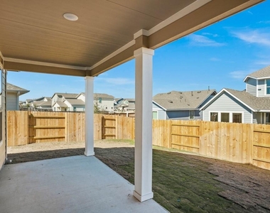 8202 Dampton Ln - Photo Thumbnail 22