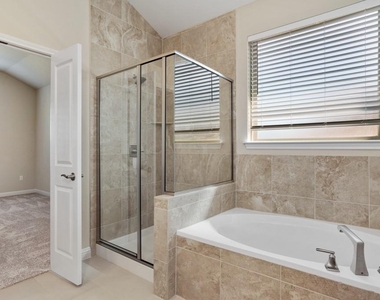 8202 Dampton Ln - Photo Thumbnail 15