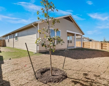8202 Dampton Ln - Photo Thumbnail 24